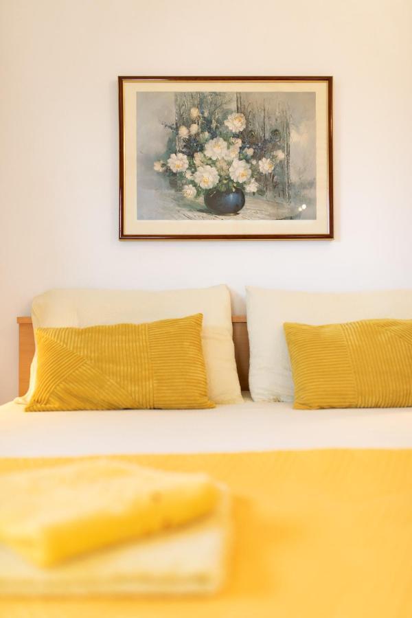 House Apartment *