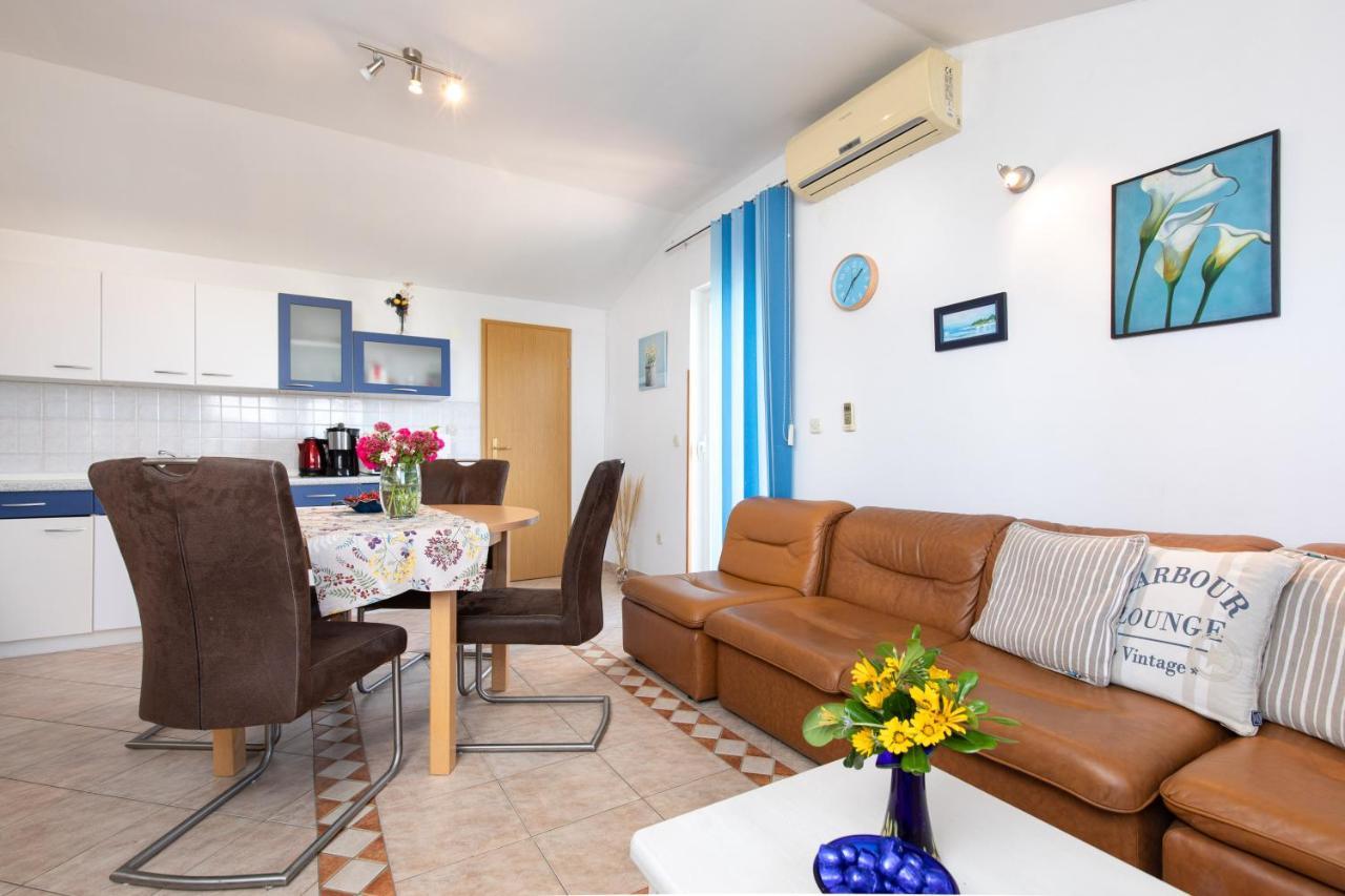 House * Risika