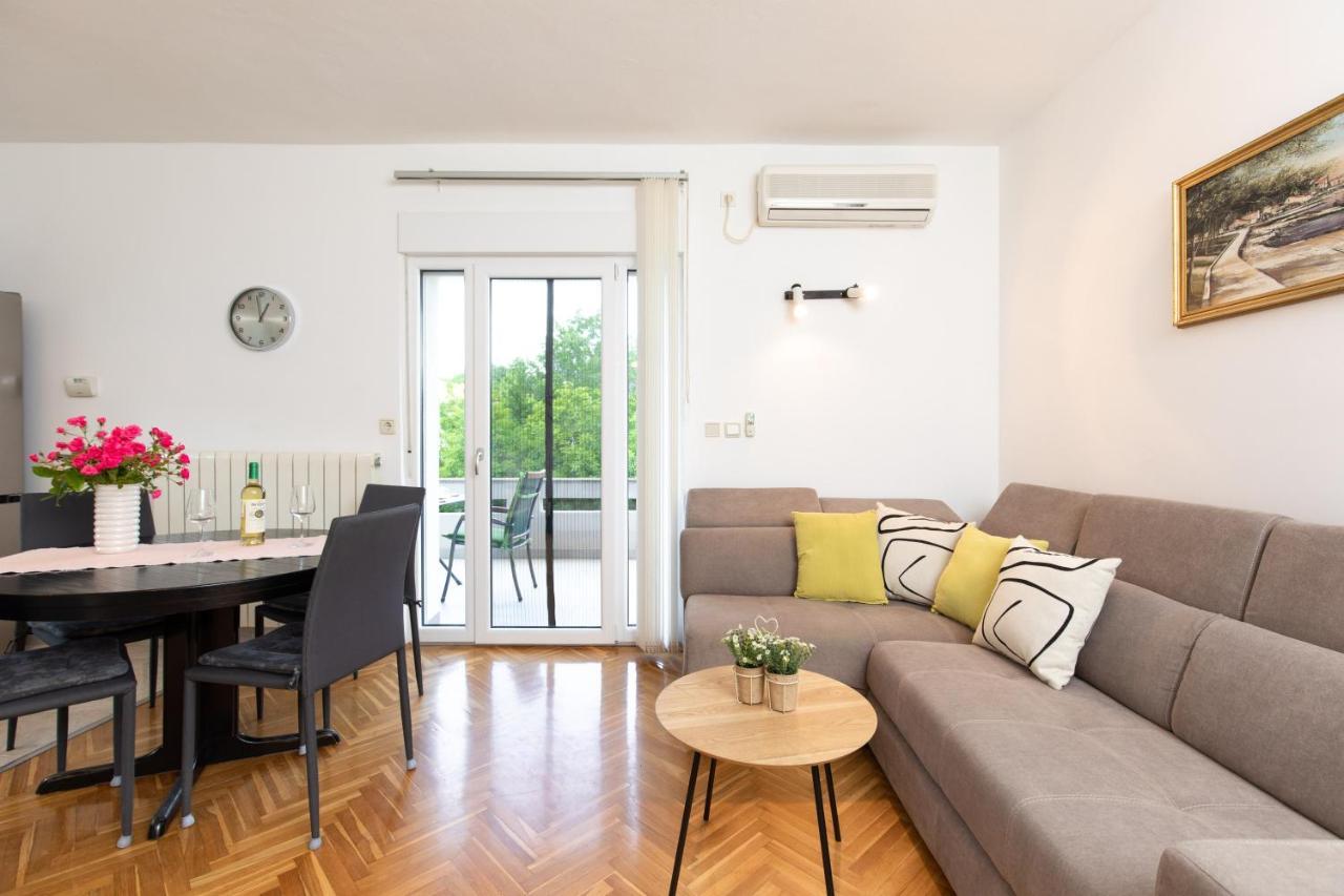 House Apartment Risika